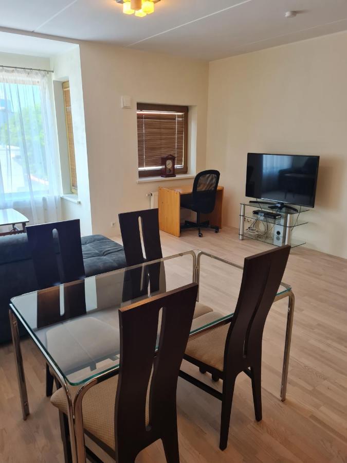 Cozy One Bedroom Apartment In City Center Tallinn Eksteriør billede